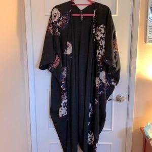 Melissa McCarthy reversible kimono